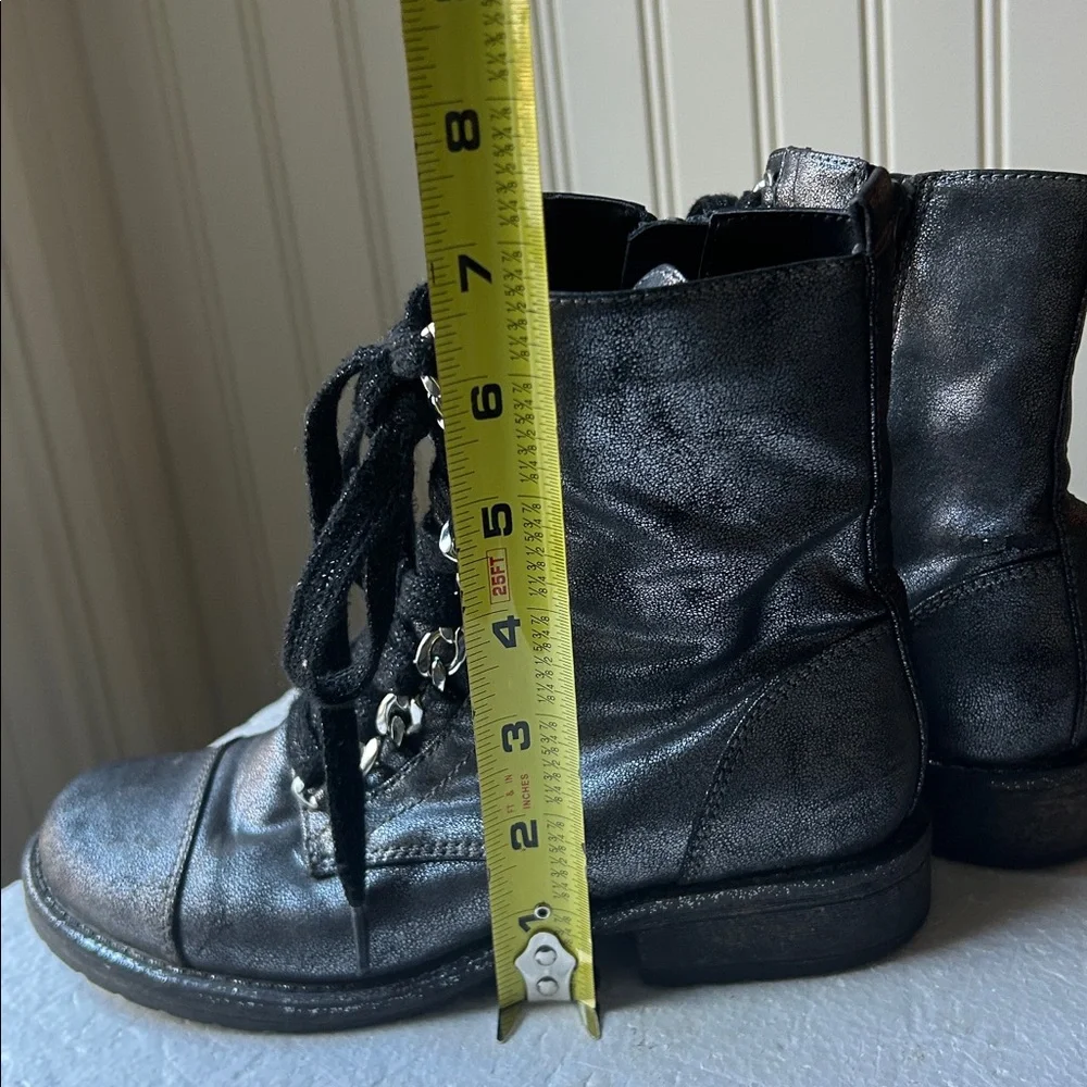 Dolce Vita kids metallic combat boots zipUp sides lace up chain links size 2